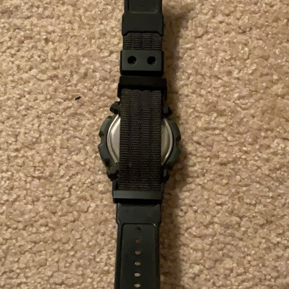 Rare Casio G-Shock Black and Red Digital Smartwatch - Picture 4 of 4